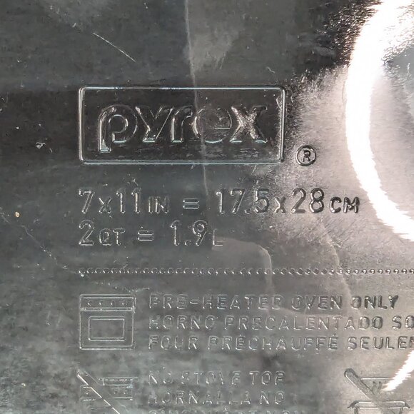 Pyrex 7 x 11 inch Clear Glass Blue Tint Baking Dish with Handles 2 Qt 1.9L - Picture 7 of 7